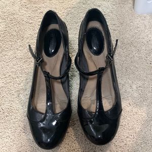 Giani Bernini T strap Mary Janes